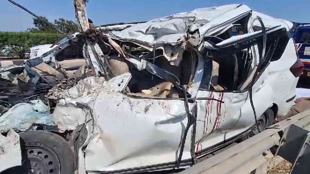 10 killed after car rams into truck on Ahmedabad-Vadodara Expressway.