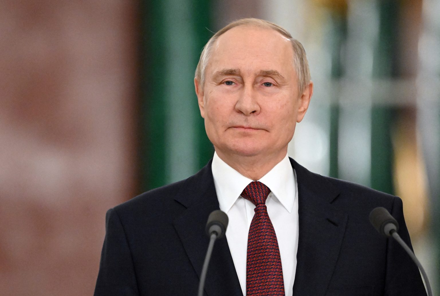 Vladimir Putin says Russia ready to negotiate on Ukraine.