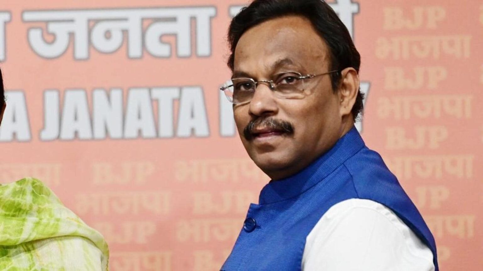 BJP leader Vinod Tawde accused of arriving at Virar hotel with ₹5 crore to distribute for votes; he rubbishes charges