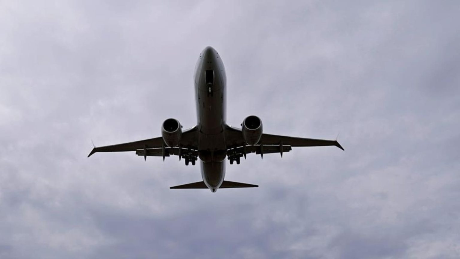 Man arrested last month for hoax bomb alert on IndiGo flight turns out to be IB officer.