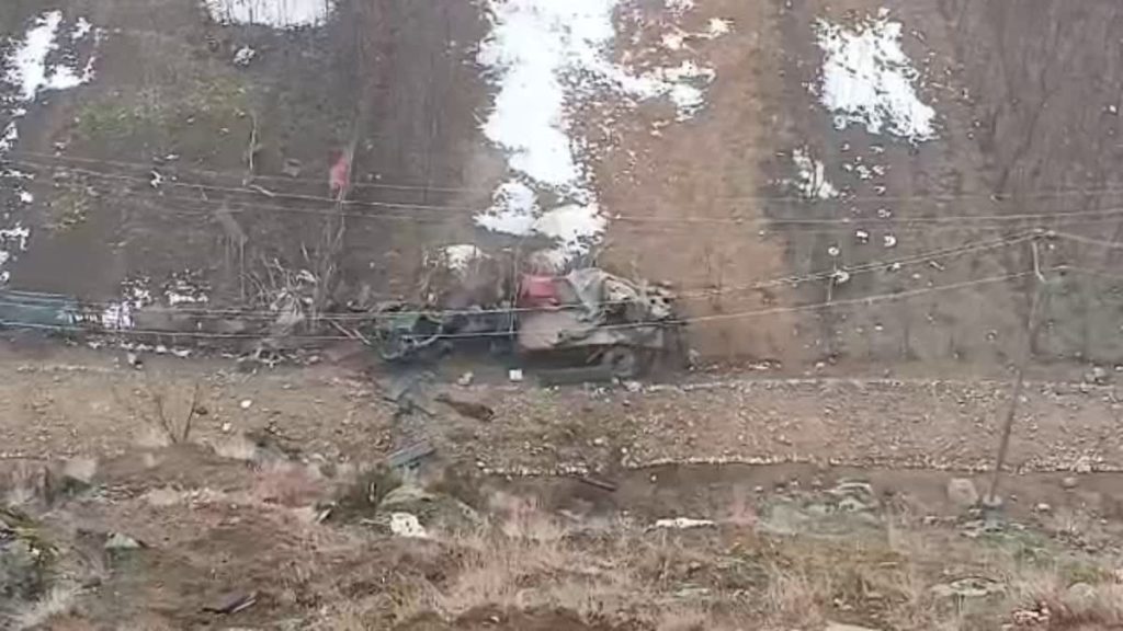 Army vehicle falls into gorge in J&K’s Bandipora, 3 soldiers dead.