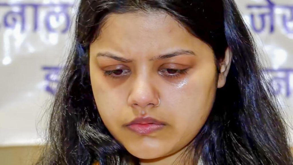 ‘Don’t target Muslims or Kashmiris’: Navy officer Vinay Narwal’s widow appeals after Pahalgam terror attack.