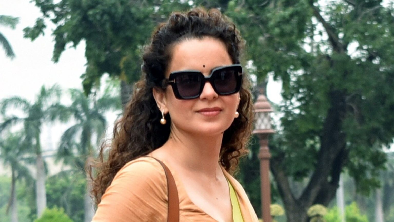 ‘My cafe made only ₹50 yesterday’: Kangana Ranaut’s ordeal to Mandi flood victims.
