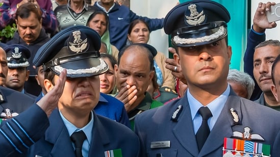 Tejas crash: Wg Cdr Namansh Syal gets heartbreaking goodbye from IAF officer wife; honoured with gun salute.