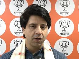 ‘Fatwa issued…’: Congress slams, BJP backs Shashi Tharoor over Modi praise.